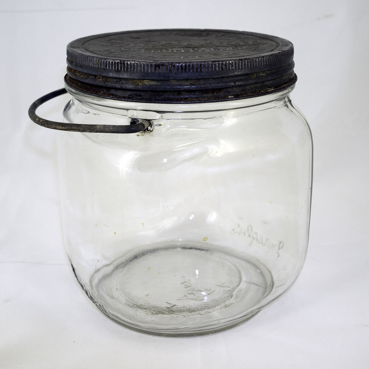 H and H Crystalvac Lid with Handle on Square Duraglas Jar