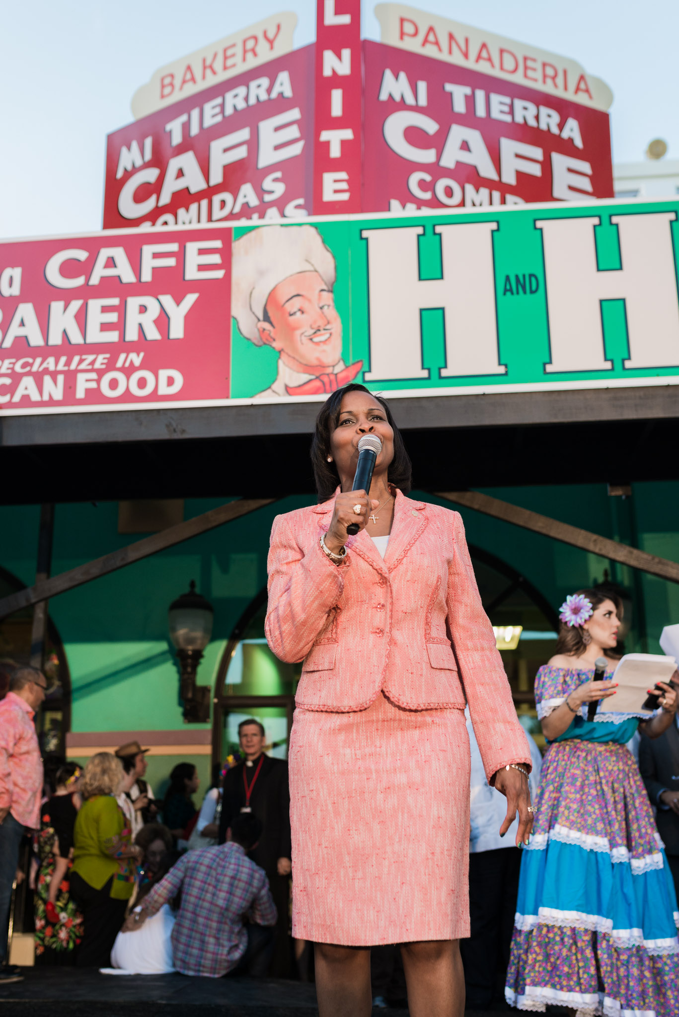 Mayor Taylor at Mi Tierra