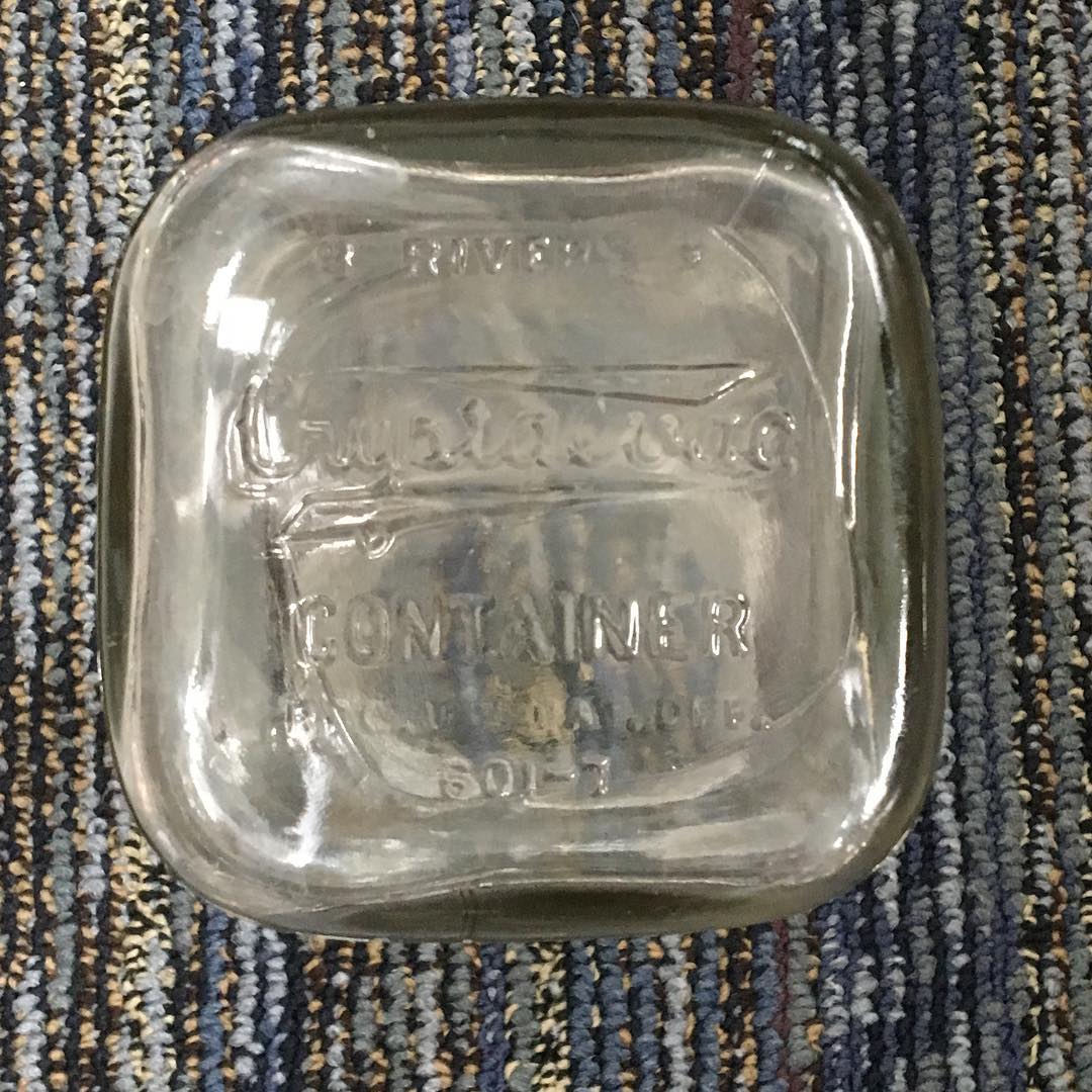 1pound Crystalvac Jar from Three Rivers with a 601-7 patent no.