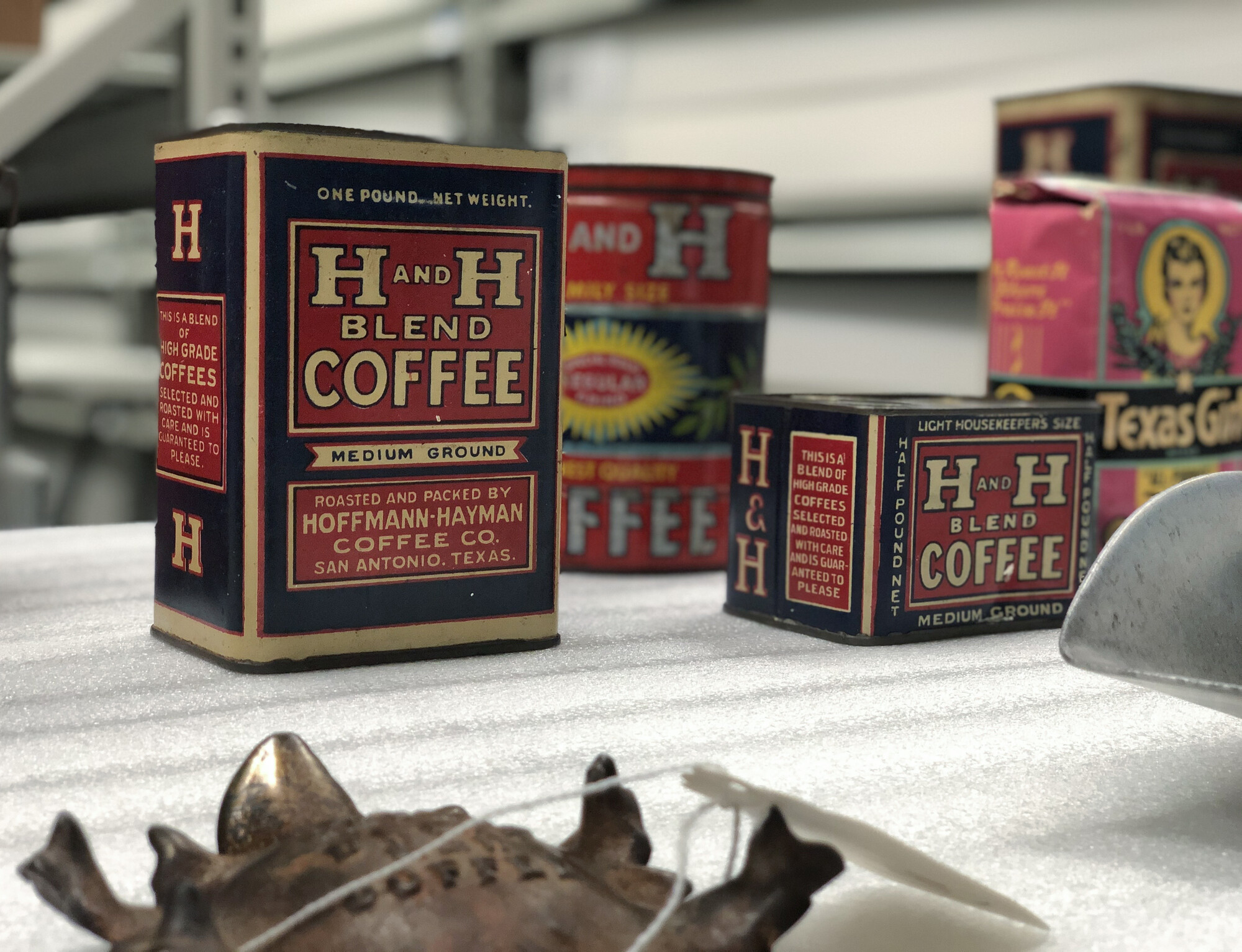 H and H Blend and related tins, Witte study foam, 15 October 2019